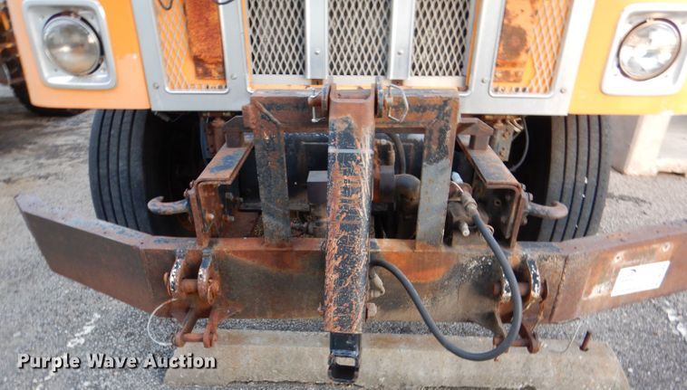 image for item DM1364 2002 International 2554  dump truck