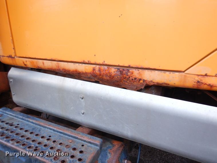 image for item DM1364 2002 International 2554  dump truck