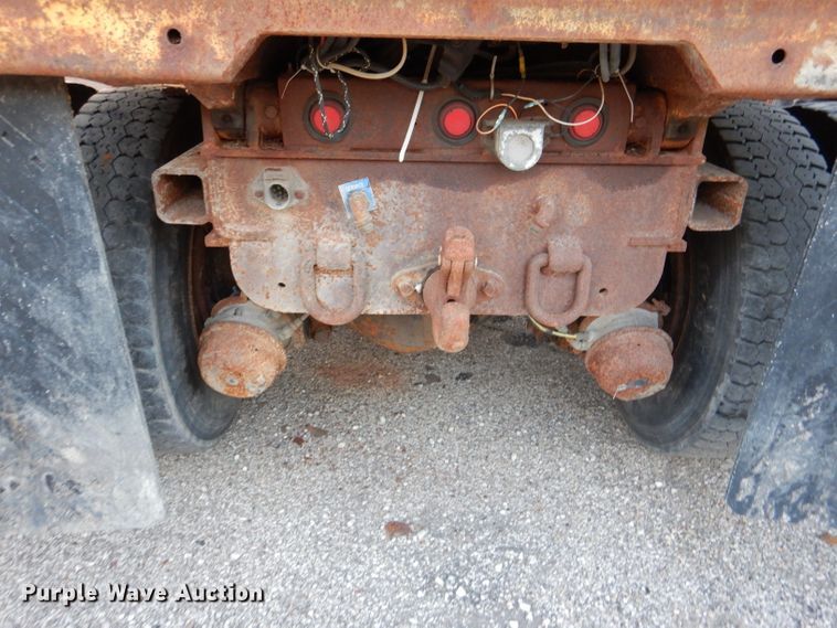 image for item DM1364 2002 International 2554  dump truck