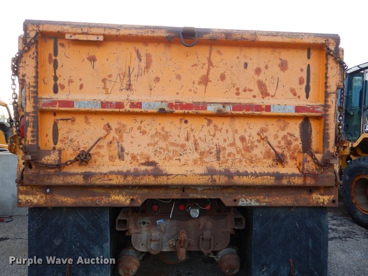 image for item DM1364 2002 International 2554  dump truck