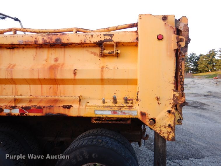 image for item DM1364 2002 International 2554  dump truck