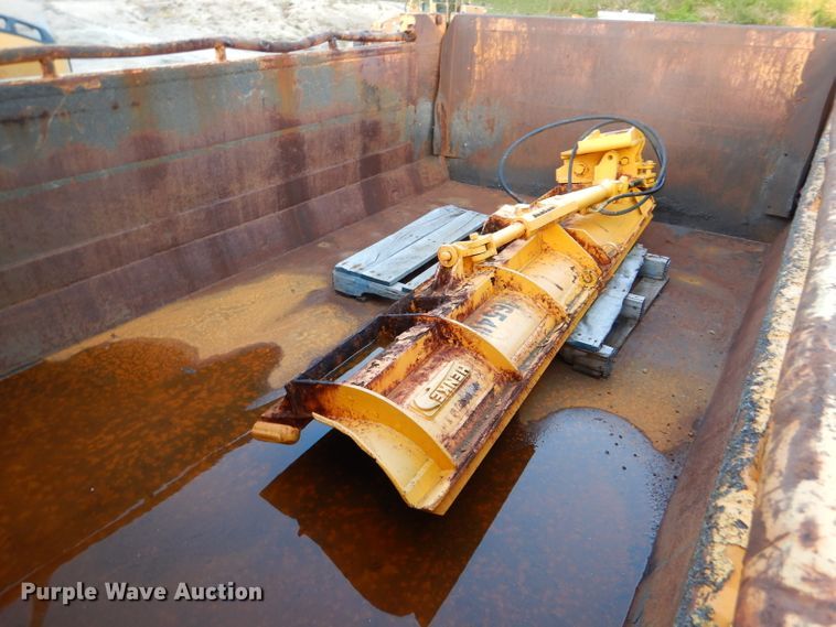 image for item DM1364 2002 International 2554  dump truck