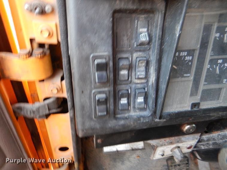 image for item DM1364 2002 International 2554  dump truck