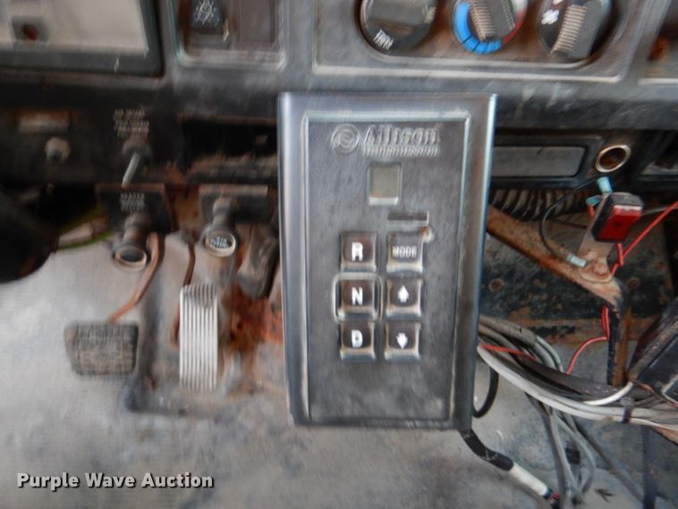 image for item DM1364 2002 International 2554  dump truck