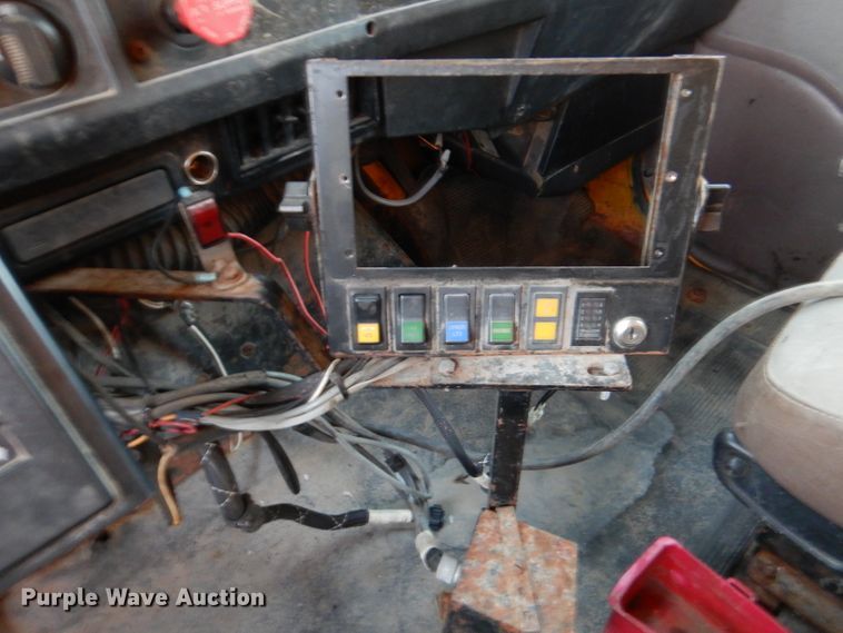 image for item DM1364 2002 International 2554  dump truck