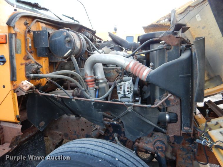 image for item DM1364 2002 International 2554  dump truck