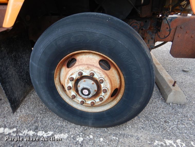 image for item DM1364 2002 International 2554  dump truck