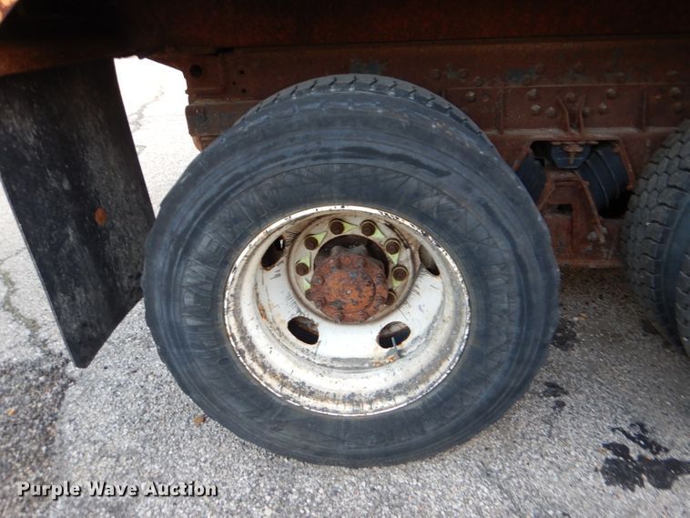 image for item DM1364 2002 International 2554  dump truck