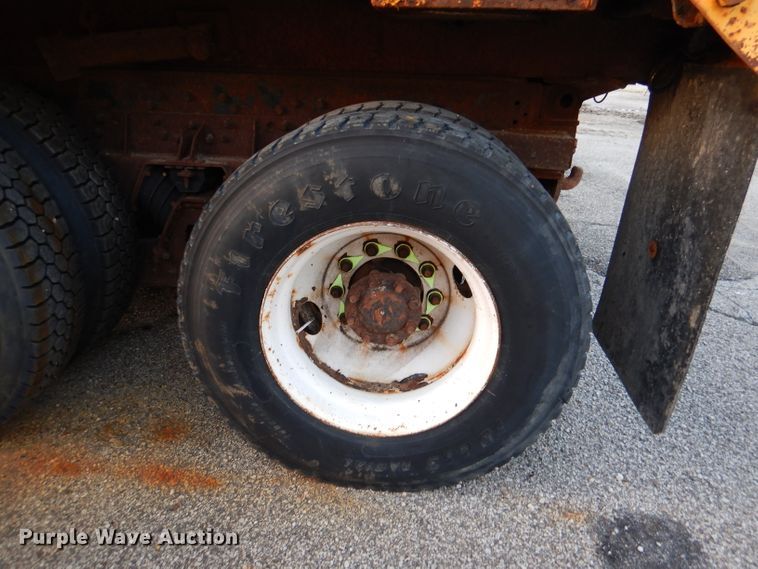 image for item DM1364 2002 International 2554  dump truck