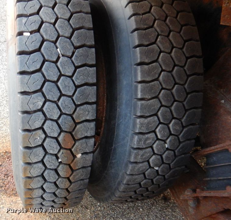 image for item DM1364 2002 International 2554  dump truck