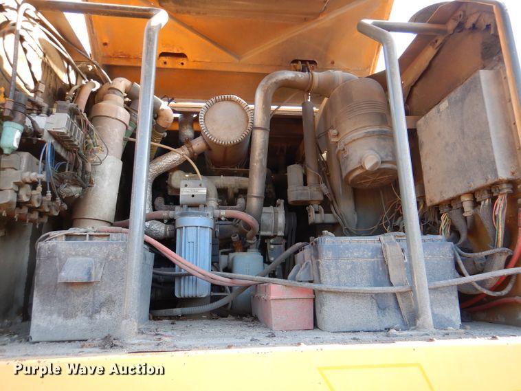 image for item DM1365 1998 GMC C7500  street sweeper truck