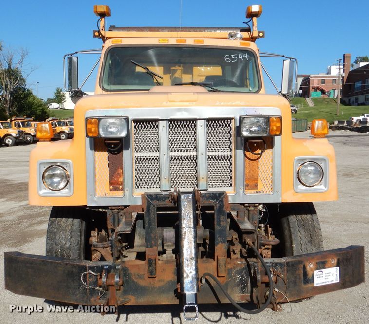 image for item DM1366 2002 International 2554  dump truck