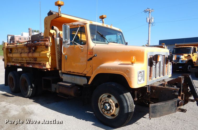 image for item DM1366 2002 International 2554  dump truck