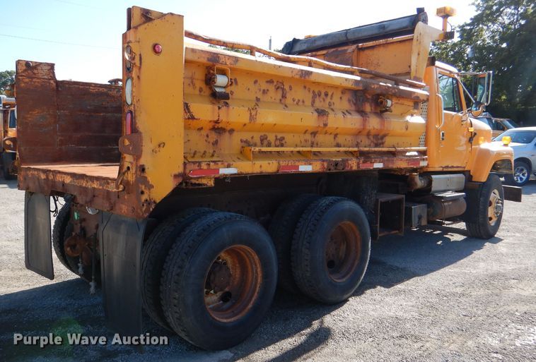 image for item DM1366 2002 International 2554  dump truck