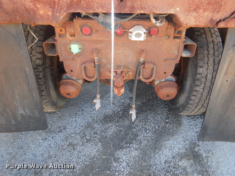 image for item DM1366 2002 International 2554  dump truck