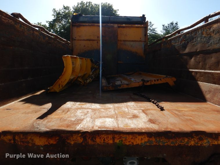 image for item DM1366 2002 International 2554  dump truck