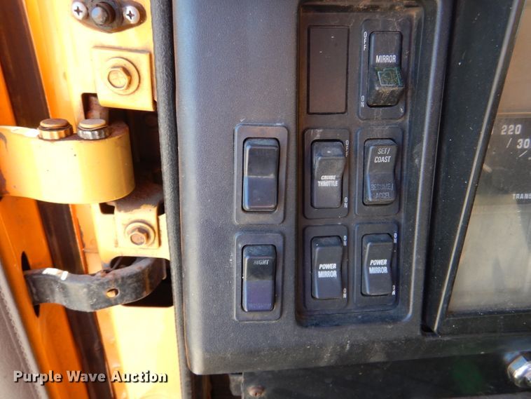 image for item DM1366 2002 International 2554  dump truck