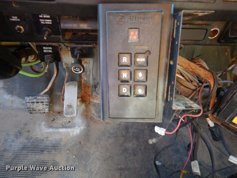 image for item DM1366 2002 International 2554  dump truck