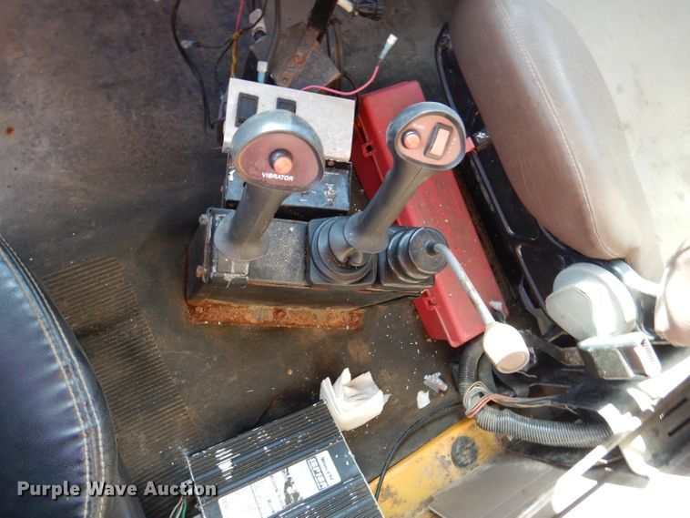 image for item DM1366 2002 International 2554  dump truck