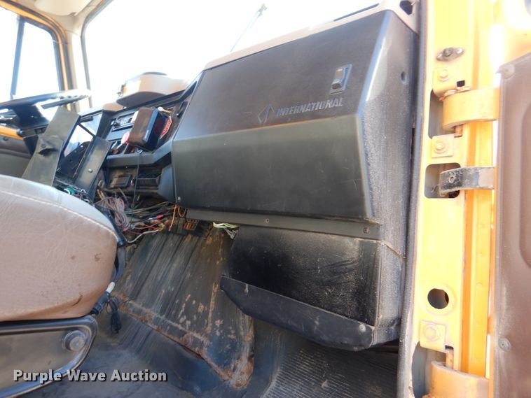 image for item DM1366 2002 International 2554  dump truck