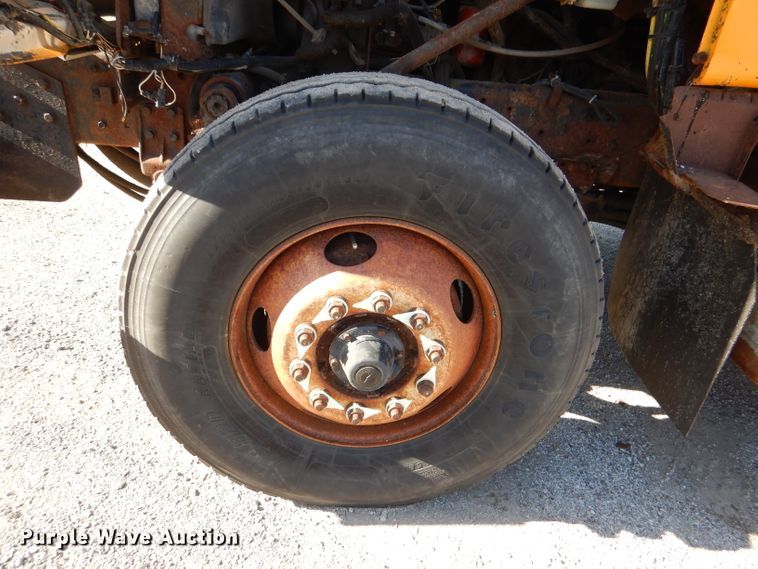 image for item DM1366 2002 International 2554  dump truck