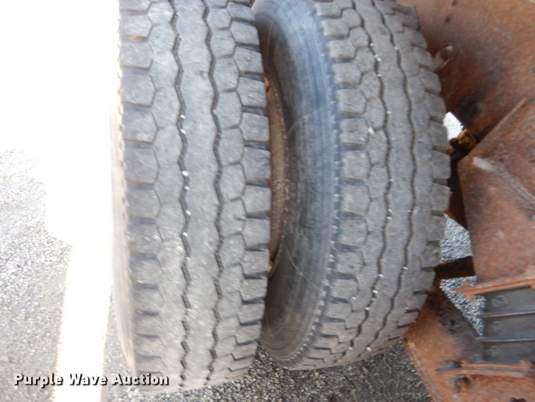 image for item DM1366 2002 International 2554  dump truck