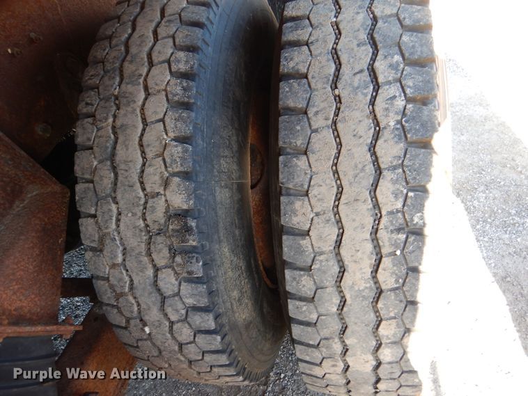 image for item DM1366 2002 International 2554  dump truck