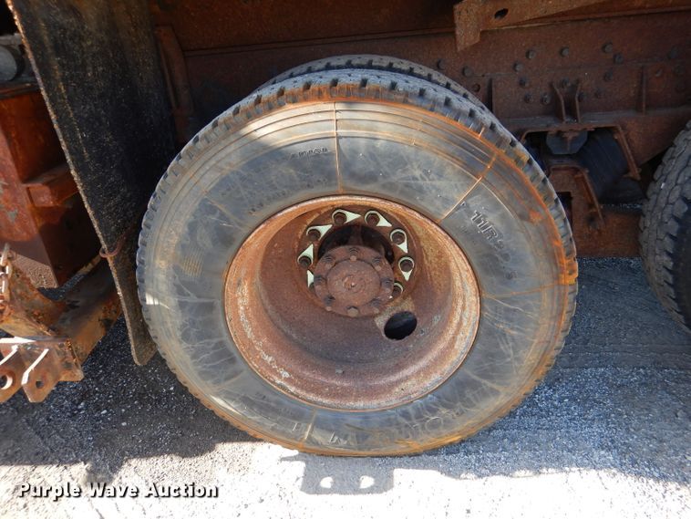 image for item DM1366 2002 International 2554  dump truck