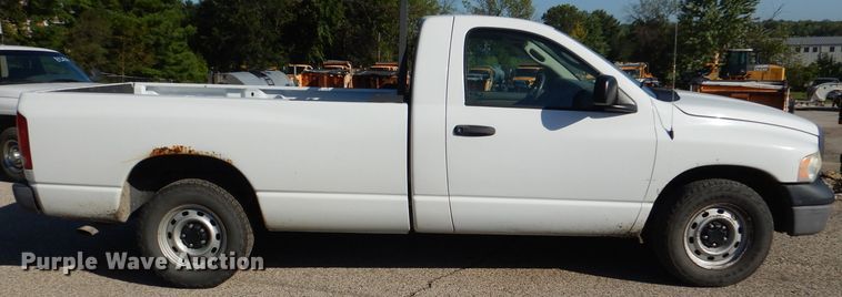 image for item DM1369 2004 Dodge Ram 1500  pickup truck