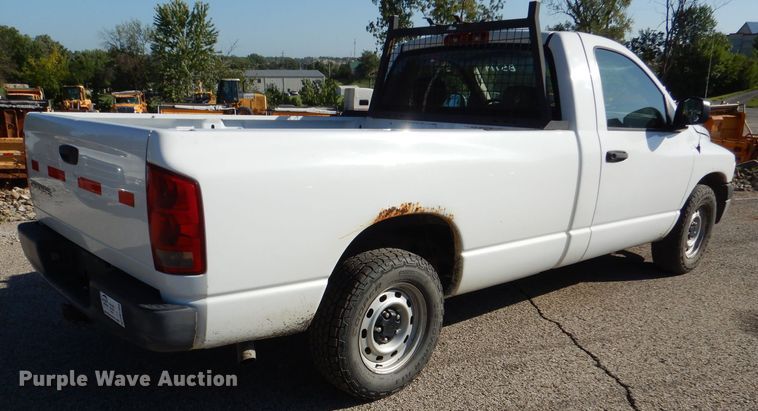 image for item DM1369 2004 Dodge Ram 1500  pickup truck