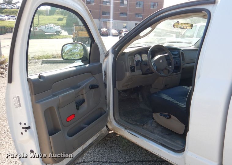 image for item DM1369 2004 Dodge Ram 1500  pickup truck