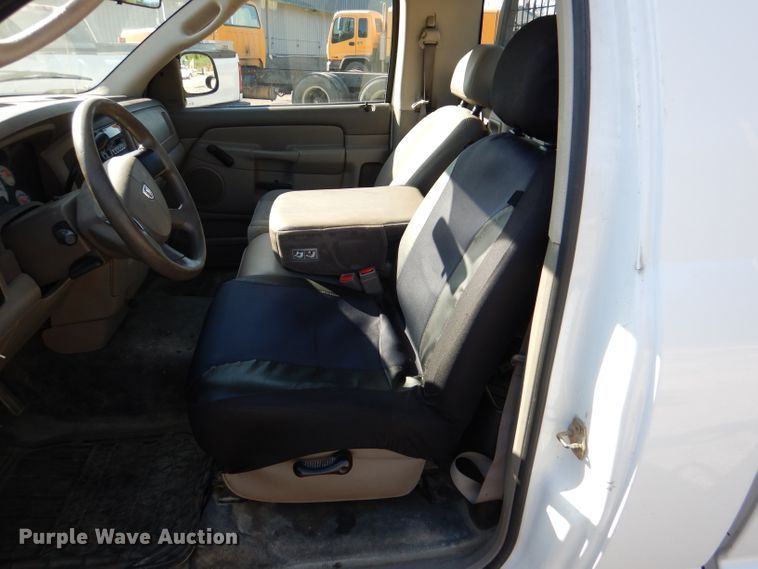 image for item DM1369 2004 Dodge Ram 1500  pickup truck