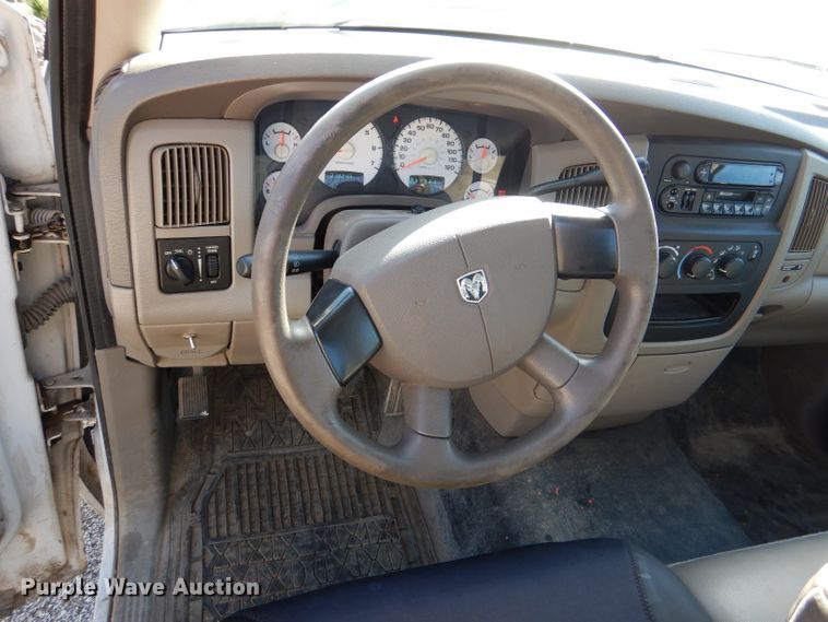 image for item DM1369 2004 Dodge Ram 1500  pickup truck