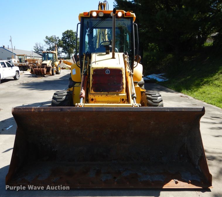 image for item DM1370 2005 New Holland LB90B  backhoe