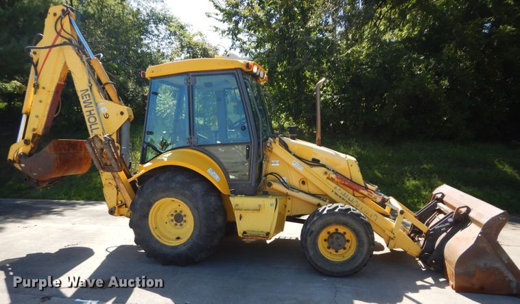 image for item DM1370 2005 New Holland LB90B  backhoe