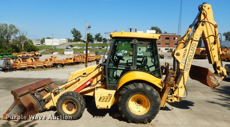 image for item DM1370 2005 New Holland LB90B  backhoe