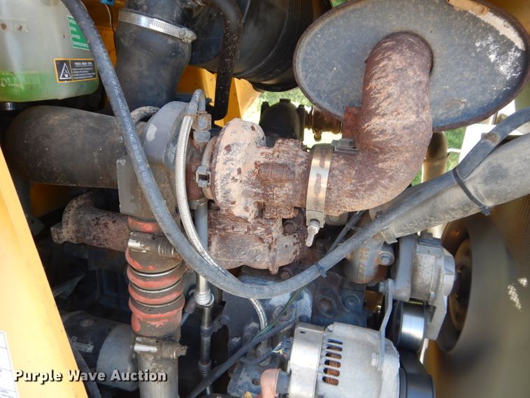 image for item DM1370 2005 New Holland LB90B  backhoe