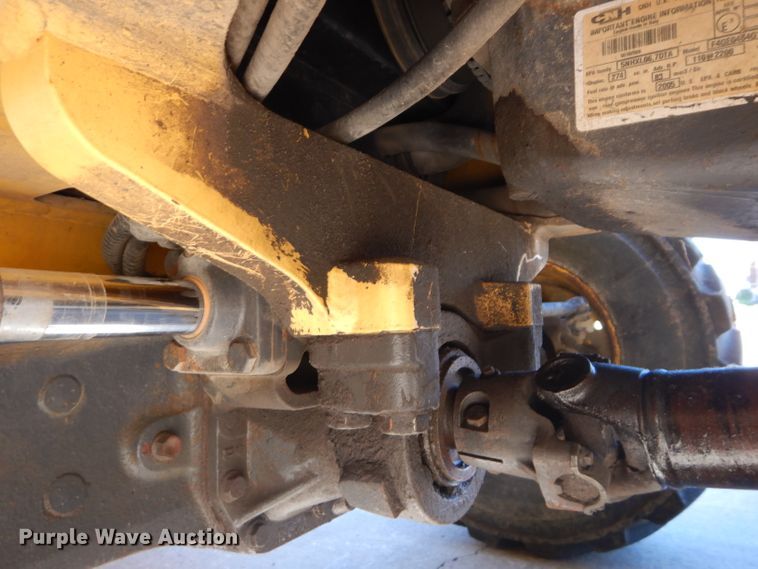 image for item DM1370 2005 New Holland LB90B  backhoe