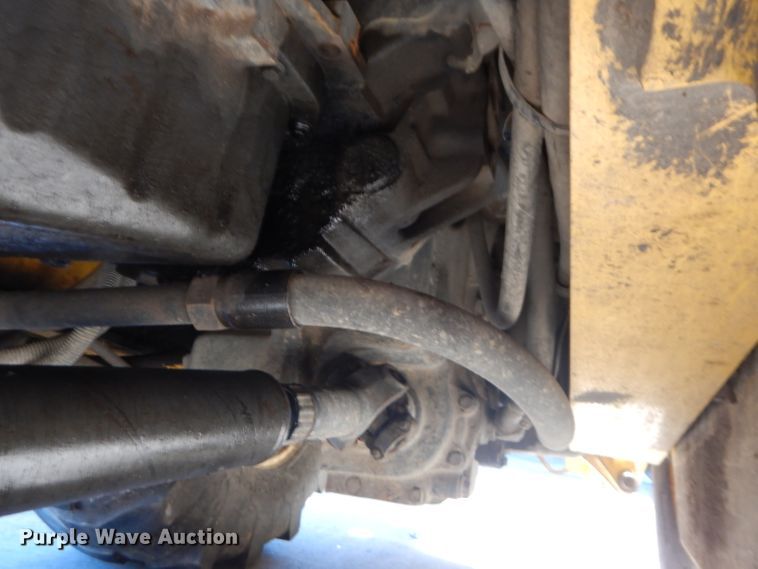 image for item DM1370 2005 New Holland LB90B  backhoe