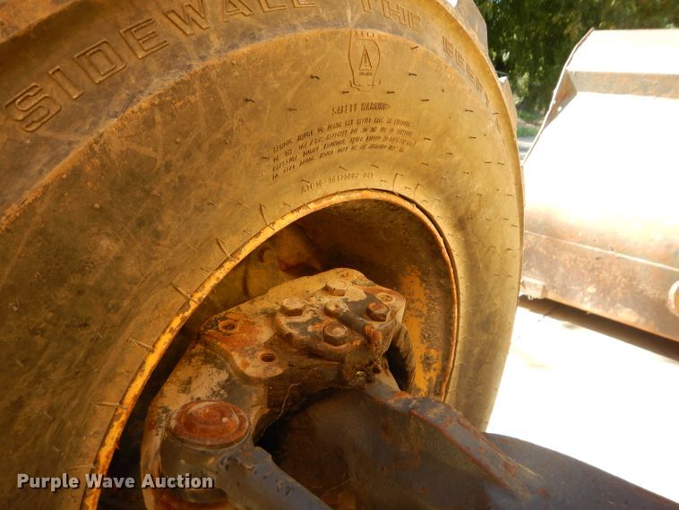 image for item DM1370 2005 New Holland LB90B  backhoe