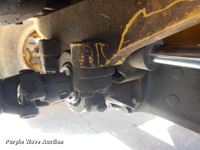 image for item DM1370 2005 New Holland LB90B  backhoe