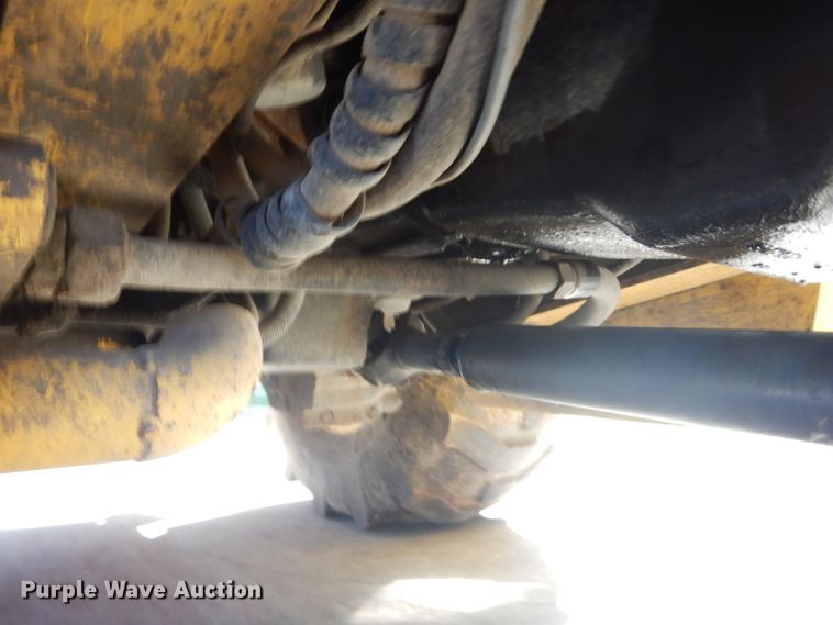 image for item DM1370 2005 New Holland LB90B  backhoe