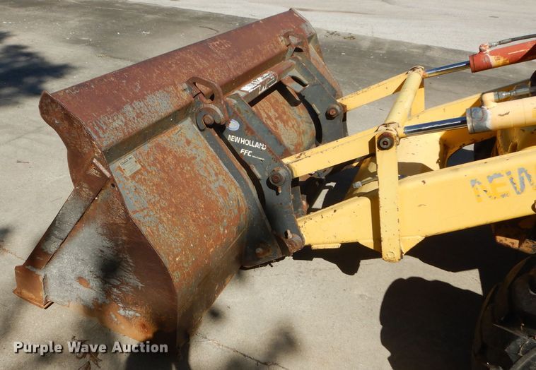 image for item DM1370 2005 New Holland LB90B  backhoe