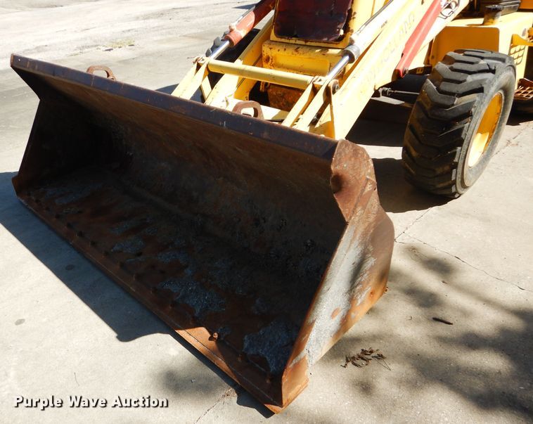 image for item DM1370 2005 New Holland LB90B  backhoe