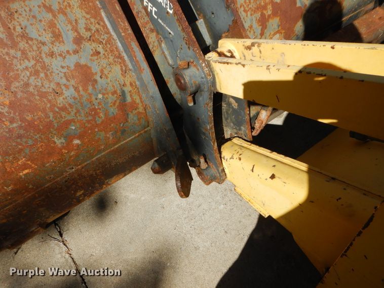 image for item DM1370 2005 New Holland LB90B  backhoe