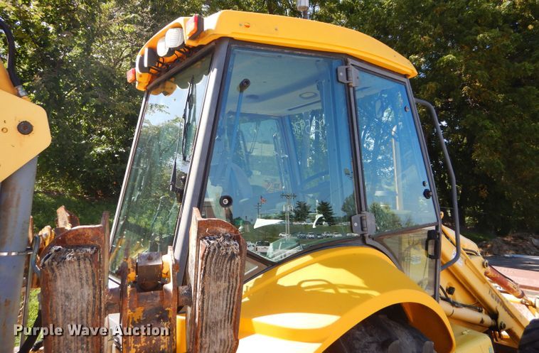image for item DM1370 2005 New Holland LB90B  backhoe