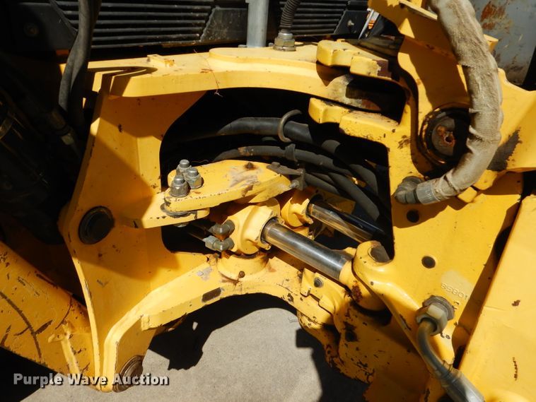 image for item DM1370 2005 New Holland LB90B  backhoe
