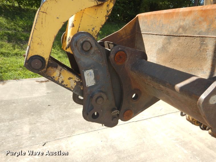 image for item DM1370 2005 New Holland LB90B  backhoe