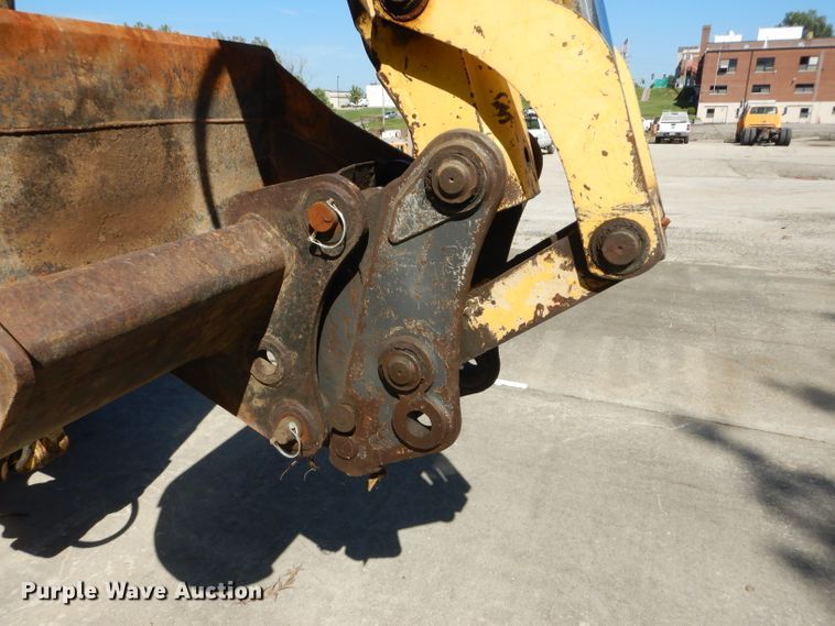 image for item DM1370 2005 New Holland LB90B  backhoe