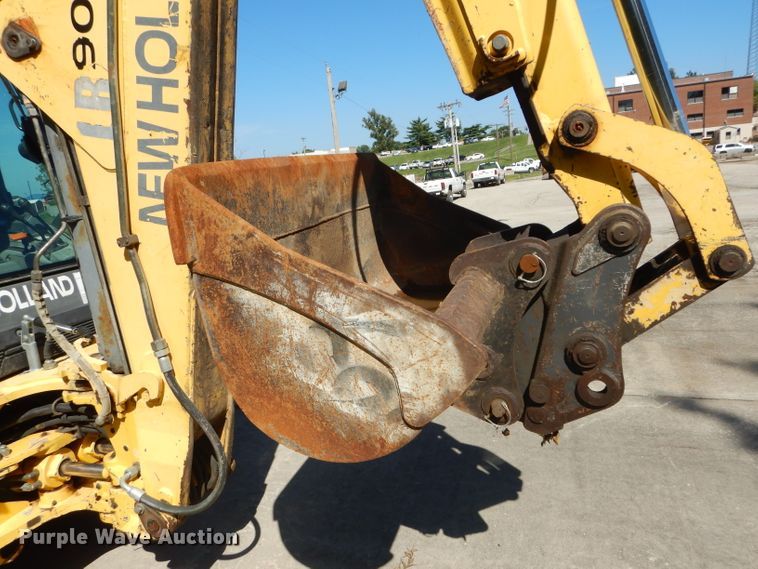 image for item DM1370 2005 New Holland LB90B  backhoe